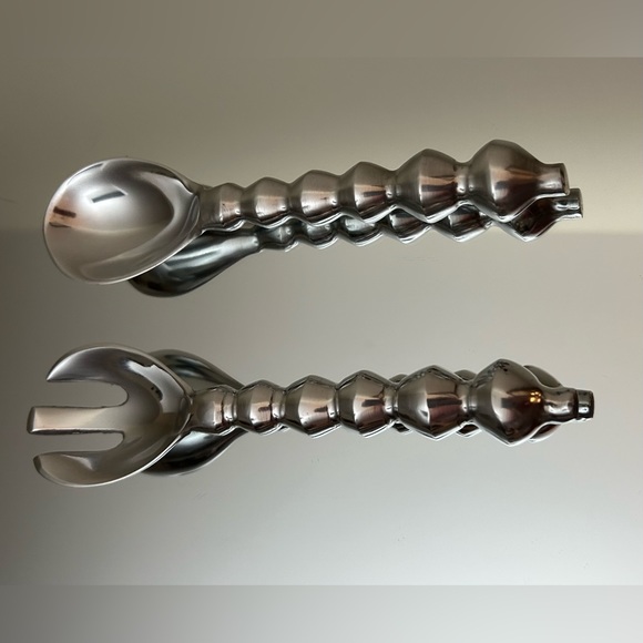 NWOT Set of 2 Silver Serves, Cookware, Dinnerware, Home Kitchen Servers. - Picture 6 of 6